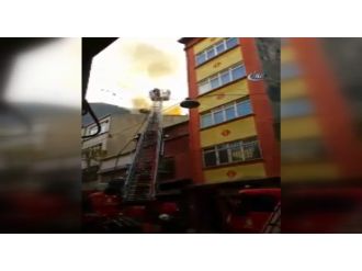 Beyoğlu’nda korkutan yangın