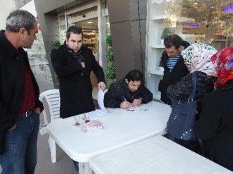 Dolarını bozduran mağazalara koştu