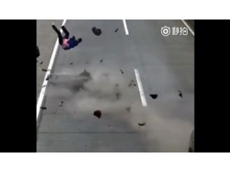 Motosiklet otomobille böyle çarpıştı: 1 ölü, 1 yaralı