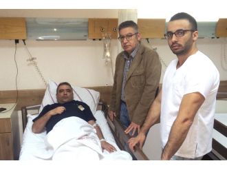 Hasta yakını doktoru darp etti