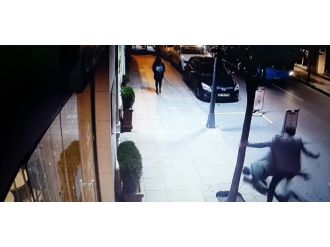 Şişli’de cadde ortasındaki kavga kamerada