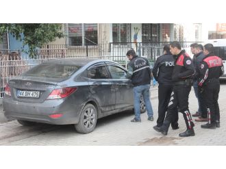 Adana’da polisi alarma geçiren otomobil