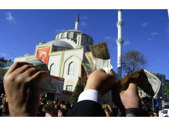 Esenler esnafı bütün dövizlerini bozdurdu