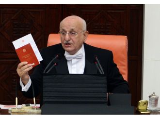 HDP’li vekillere tepki gösterdi