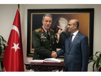 Genelkurmay Başkanı Akar Adana’da