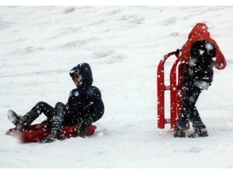 Doğu Karadeniz’de okullara kar tatili