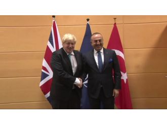 Bakan Çavuşoğlu İngiliz mevkidaşı ile görüştü