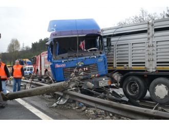 TEM Otoyolunda tır dehşeti