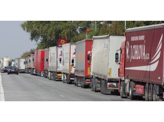 Sarp Sınır Kapısında tır kuyruğu