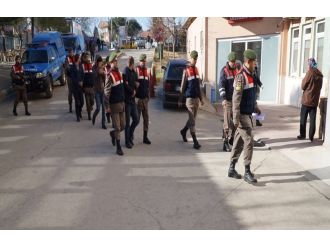 Jandarma kaçakların yerine geçti: Organizatörleri yakaladı