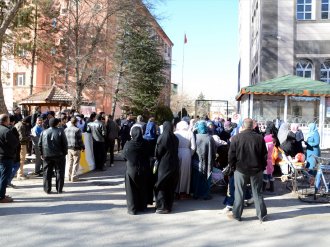 Elbistan'da Suriyelilere yardım kampanyası başladı