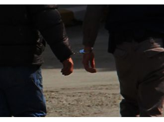 18 hırsızlık yaptılar, son işlerinde suç sütü yakalandılar