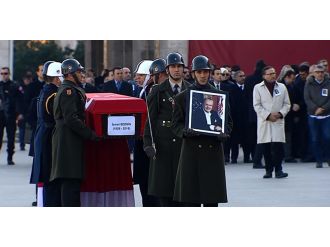 İsmet Sezgin için tören