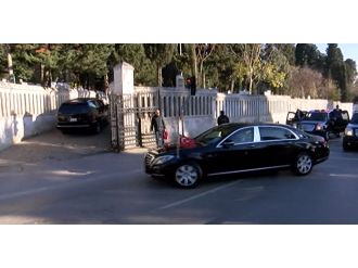 Erdoğan anne ve babasının kabrini ziyaret etti