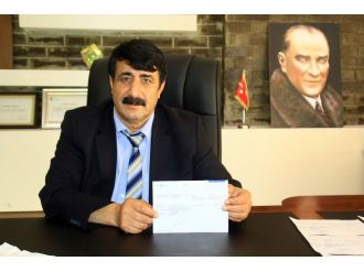 Hakkarili iş adamı 400 bin dolarını TL’ye çevirdi