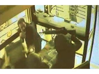 İstanbul’da uzun namlulu silahlarla kuyumcu soygunu