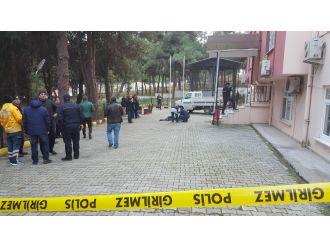 Cam kapıyı açık sanan gencin feci sonu