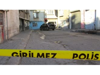 Evin duvarına çarptı, üzerimde bomba var dedi