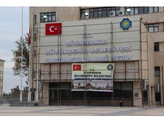 Diyarbakır Büyükşehir Belediyesine yeni tabela