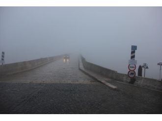 Tarihi köprüler sisten kayboldu