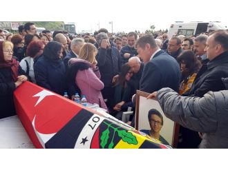 Berkay’ın tabutuna Fenerbahçe bayrağı örtüldü