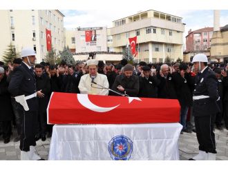 Gözyaşları arasında toprağa verildi