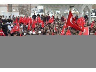 Vanlılar şehidine sahip çıktı