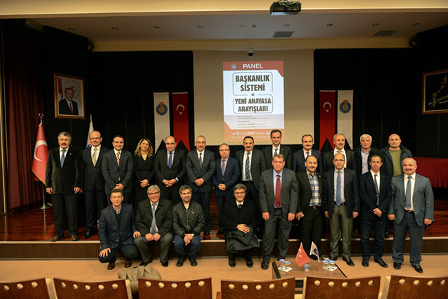 Başkanlık sistemi ve yeni anayasa arayışları, Ksü’de masaya yatırıldı