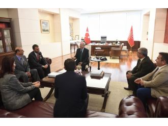 Kılıçdaroğlu Gaziler ve Şehit Aileleri Vakfı Başkanını kabul etti