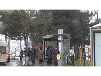 İstanbul kar yağışı altında