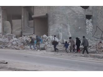 Halep’te saldırıya uğrayan binada en az 100 çocuk mahsur