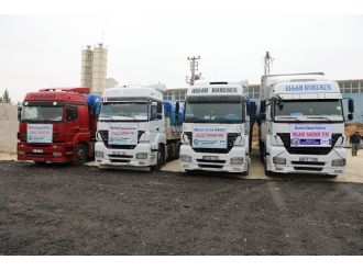 Halep’e 4 TIR insani yardım