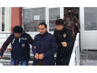 Bitlis’te 3 belediye başkanı gözaltında