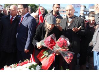 27 STK’nın temsilcisi Şehitler Tepesi’nde terörü lanetledi