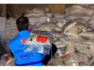 Halep’e ilk yardımlar ulaştı