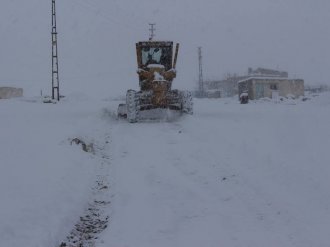 Ekinözü’nde kar kalınlığı 65 santimetreye ulaştı