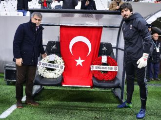 Şenol Güneş ve Tolga Zengin Vefa müdürü unutmadı