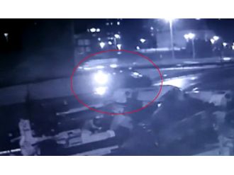 Tır böyle devrildi