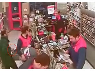 Pusetten telefonu böyle çaldı