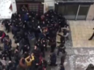 Kayseri’de HDP binasına saldırı