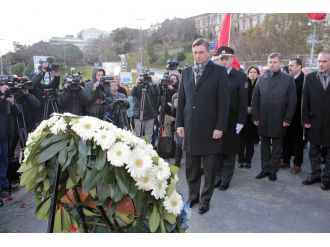Slovenya Cumhurbaşkanı Pahor’dan Şehitler Tepesi’ne ziyaret