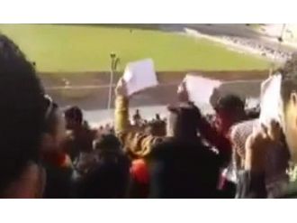 İran’da maçta Halep protestosu