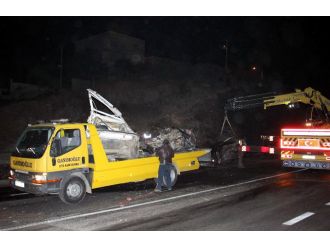 Akaryakıt yüklü tanker dehşet saçtı: 3 ölü, 5 yaralı