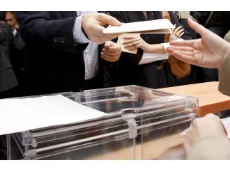 Güney Kıbrıslılar sandık başında