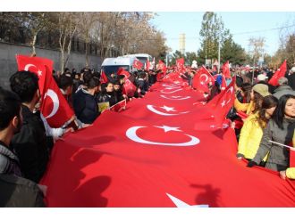 Diyarbakır teröre karşı tek yumruk oldu