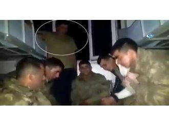 Şehit er arkadaşlarıyla böyle türkü söylemiş