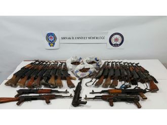 Şırnak’ta 25 kaleşnikof ele geçirildi