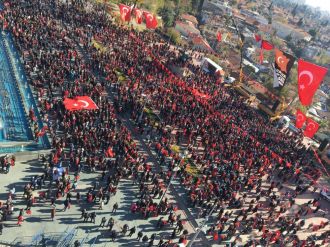Yurdun dört bir yanında ’teröre lanet’ yürüyüşleri