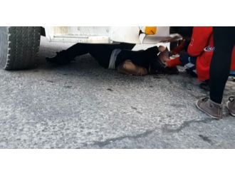 Genç kadın hafriyat kamyonunun altında kaldı