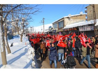 Yürüyüşte halkı kışkırtmaya çalışan şahıs gözaltına alındı